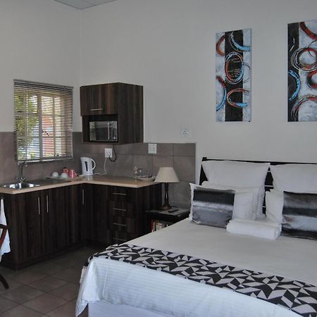 Welcome Guest House Vereeniging Esterno foto