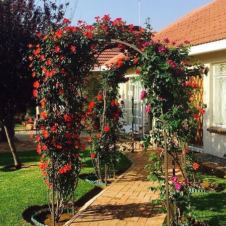 Welcome Guest House Vereeniging Esterno foto