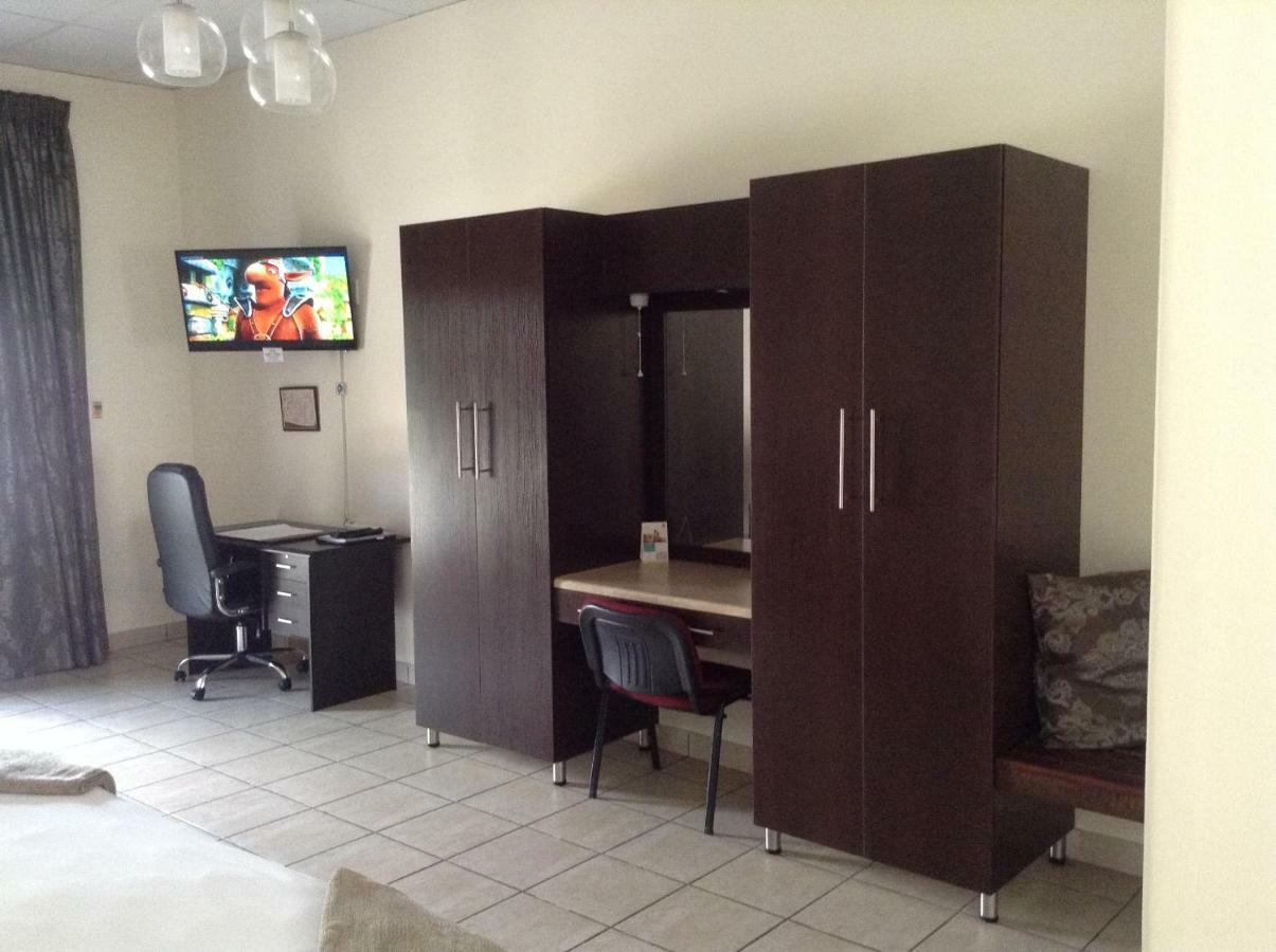 Welcome Guest House Vereeniging Esterno foto