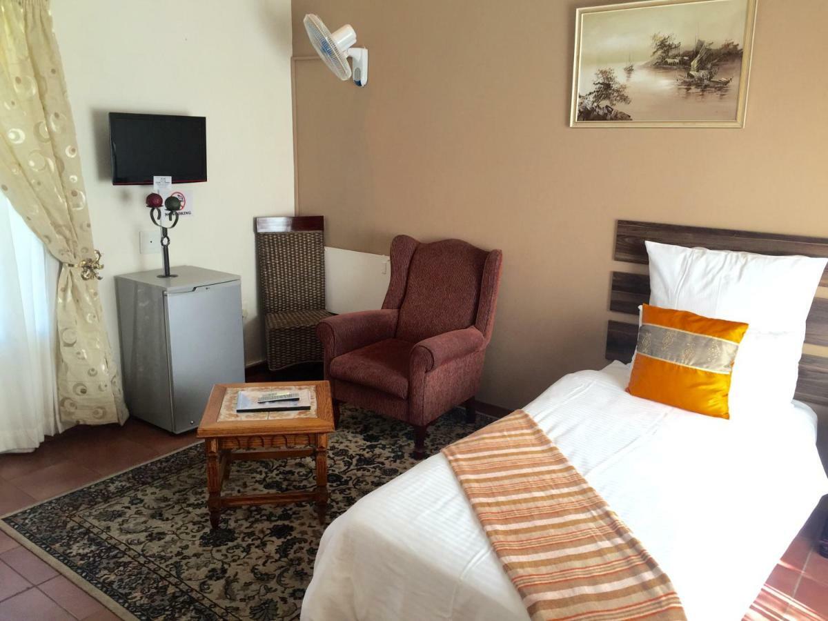 Welcome Guest House Vereeniging Esterno foto