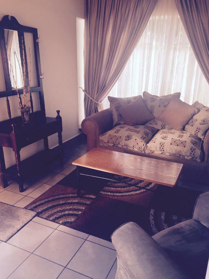 Welcome Guest House Vereeniging Esterno foto