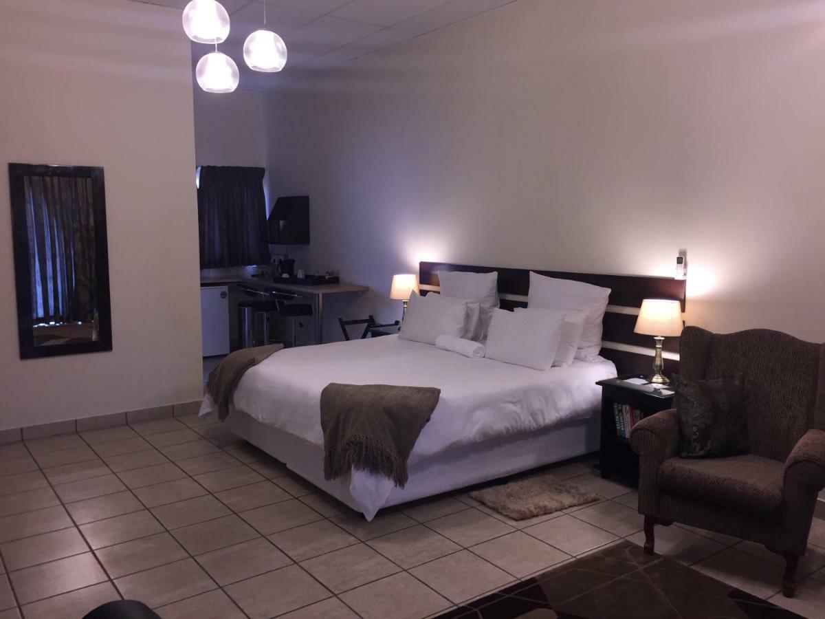 Welcome Guest House Vereeniging Esterno foto